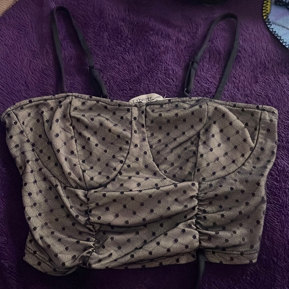 Sleeveless crop top, from liberty live, black and beige